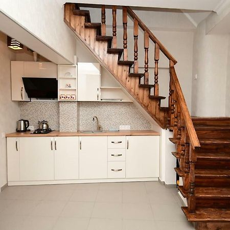 Freedom Square Apartment Tbilisi Bagian luar foto