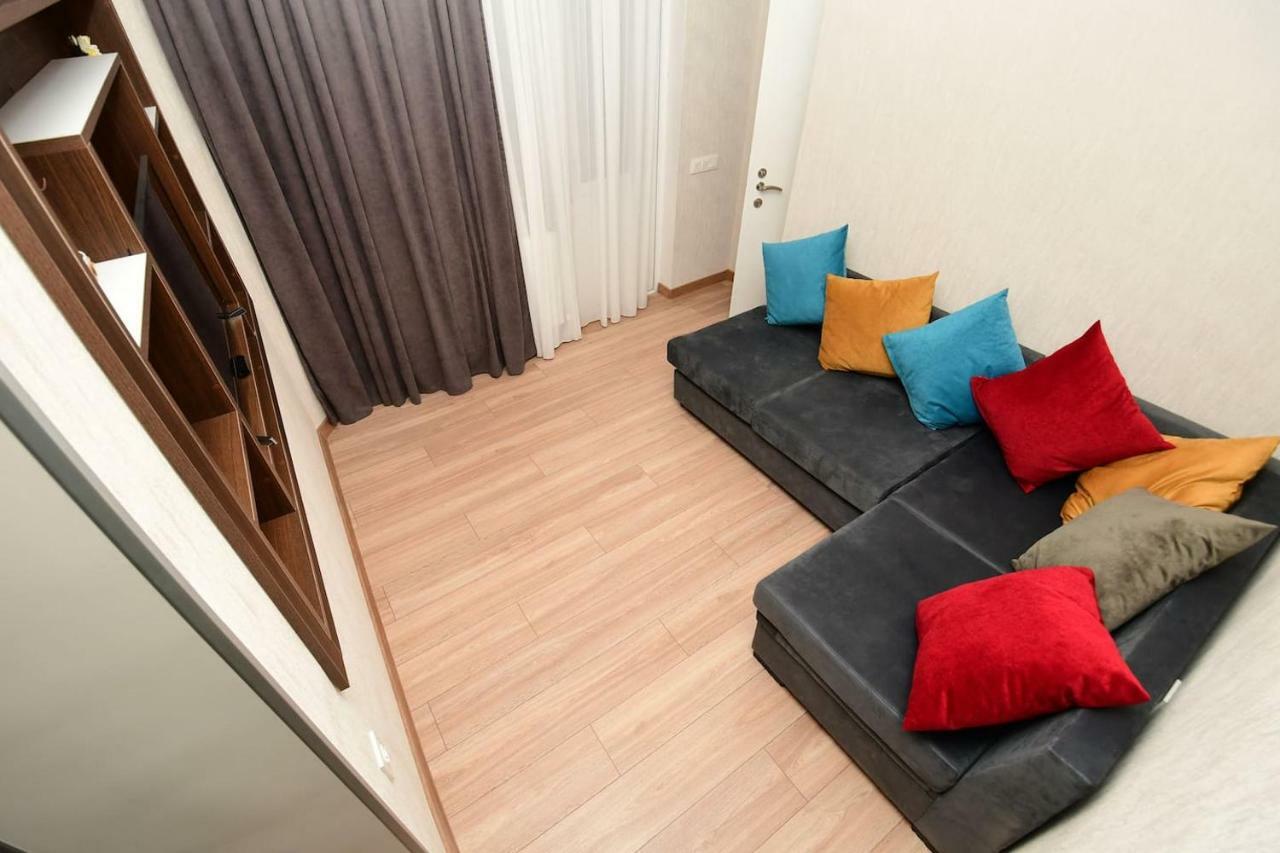 Freedom Square Apartment Tbilisi Bagian luar foto
