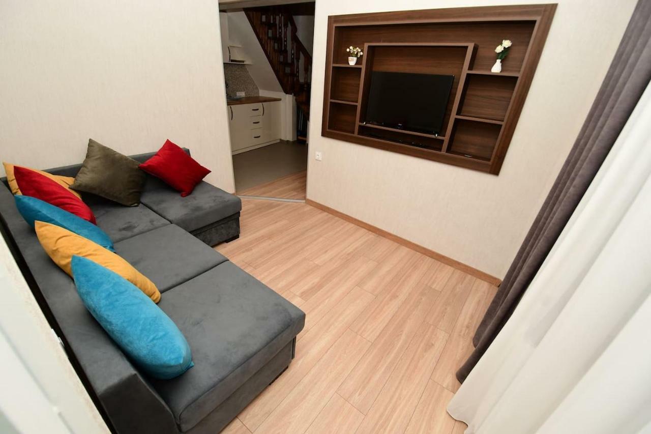 Freedom Square Apartment Tbilisi Bagian luar foto